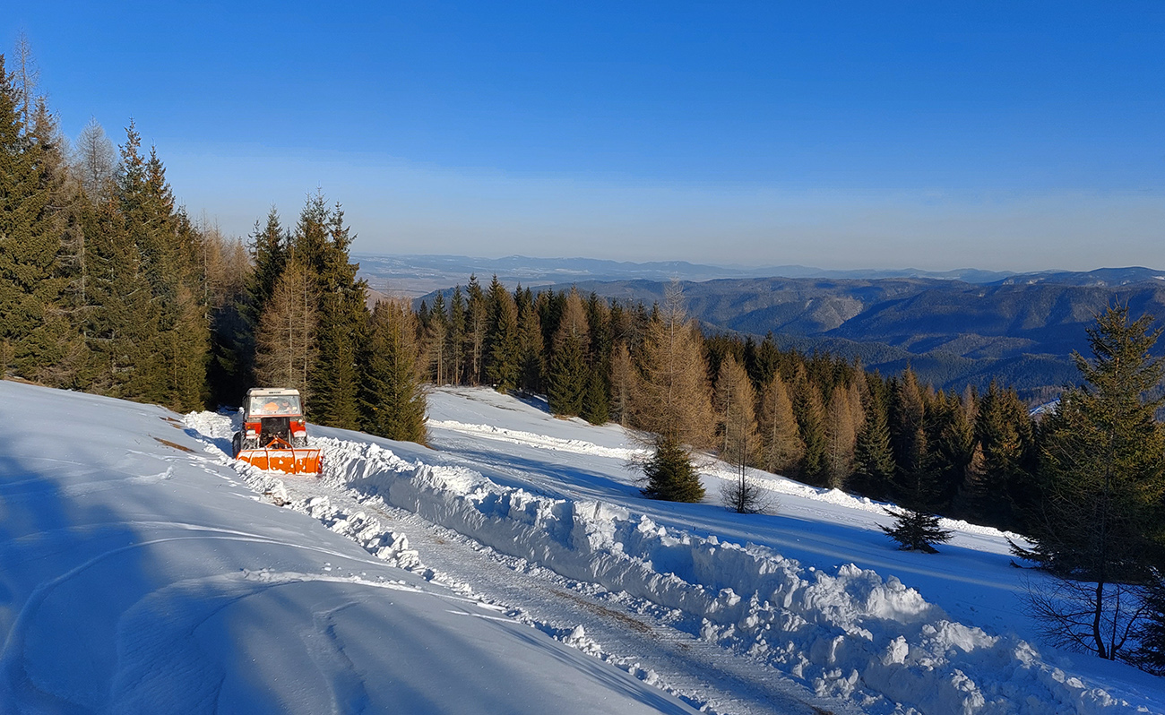 Nižšie dobieham páchateľa, za rohom je ešte jeden :-) Nižšie_dobieham_páchateľa,_za_rohom_je_ešte_jeden_:-)