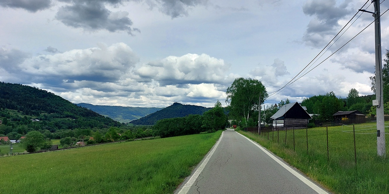 Zjazd_do_Nálepkova_je_už_totál_komfort,_po_novom_koberci.