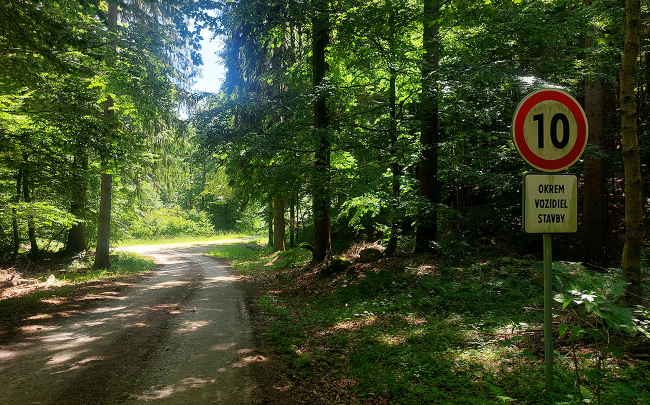 ...a po pár metroch treba poriadne brzdiť :-) ...a_po_pár_metroch_treba_poriadne_brzdiť_:-)