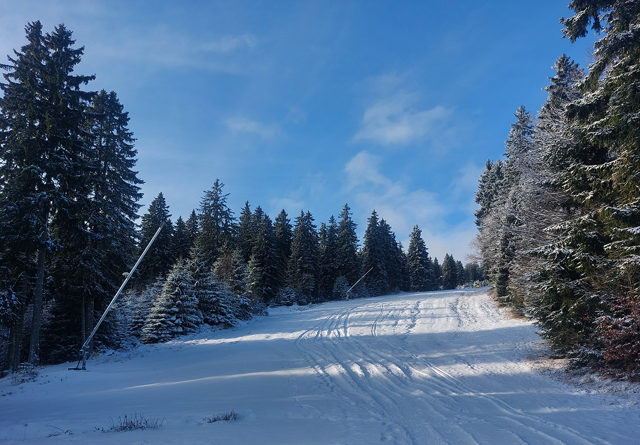 Ešte sa nesyčí, no hore brehom už by to šlo komfortne. Ešte_sa_nesyčí,_no_hore_brehom_už_by_to_šlo_komfortne.